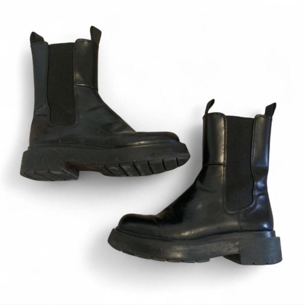 Black Leather Chelsea Boots